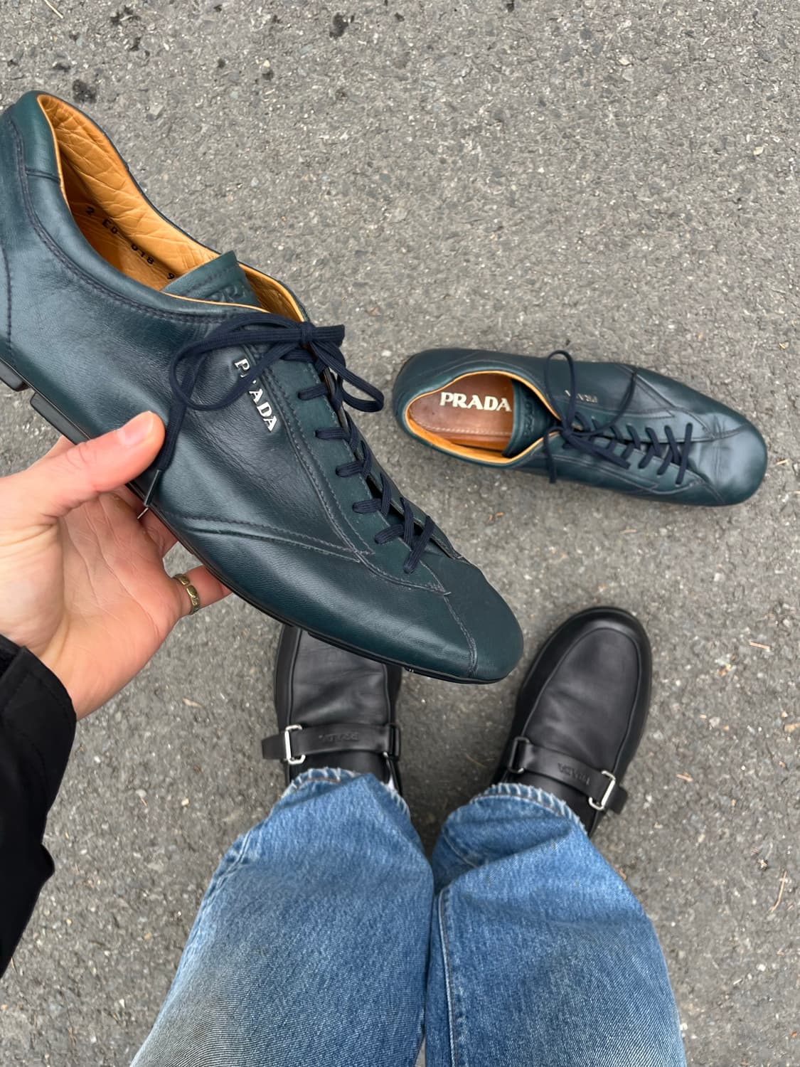 Prada Leather Flat shoes 상품이미지1