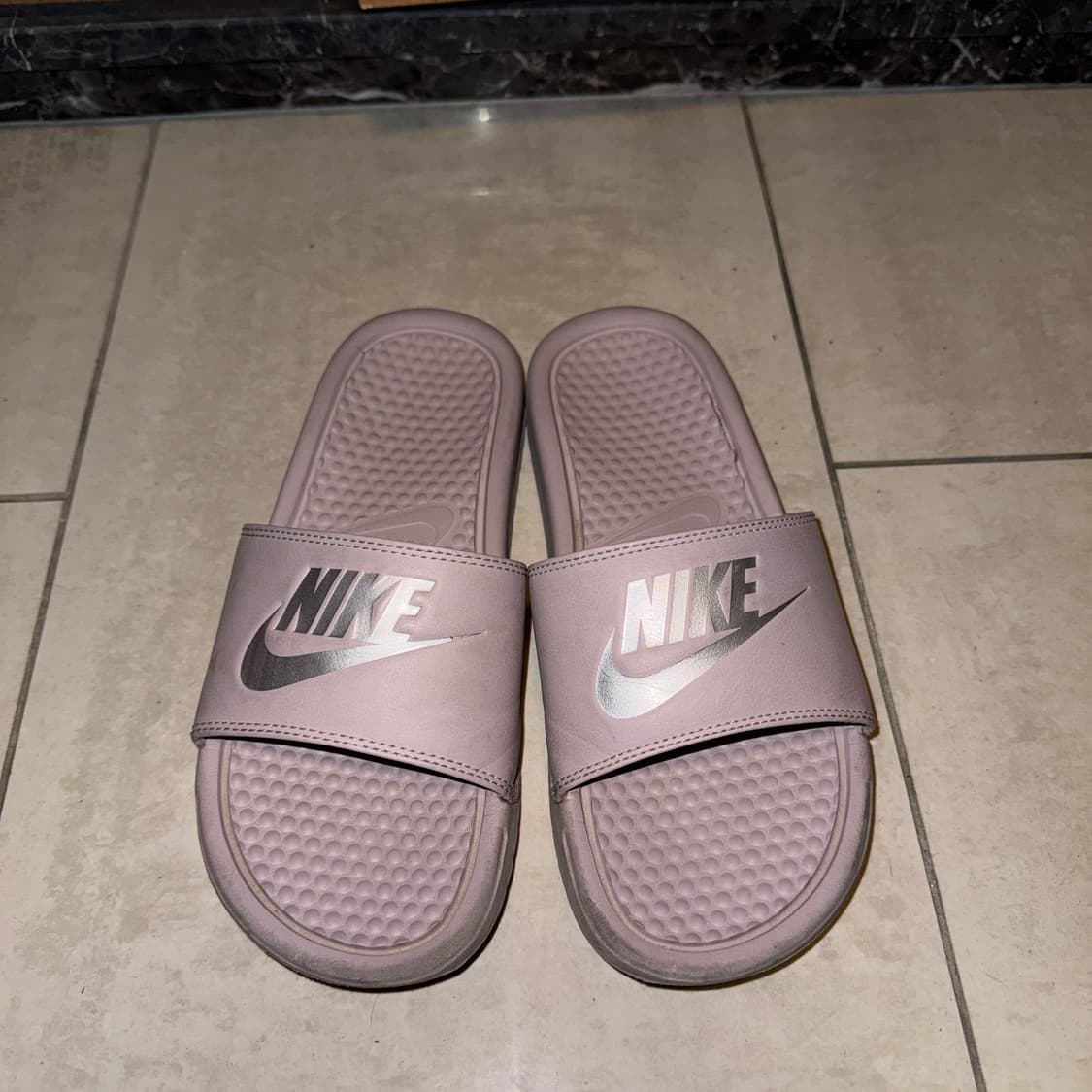 240 나이키 슬리퍼 상품이미지1