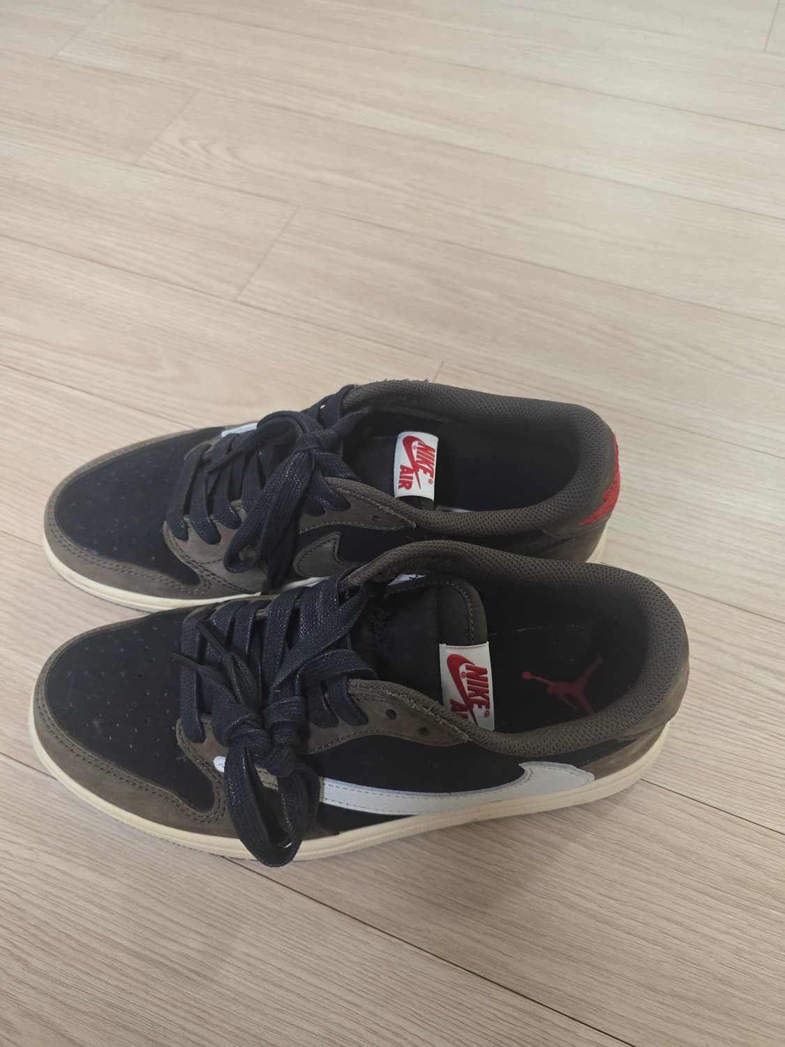 나이키 에어 조던 1 로우 트래비스 스캇 모카 7사이즈 상품이미지2