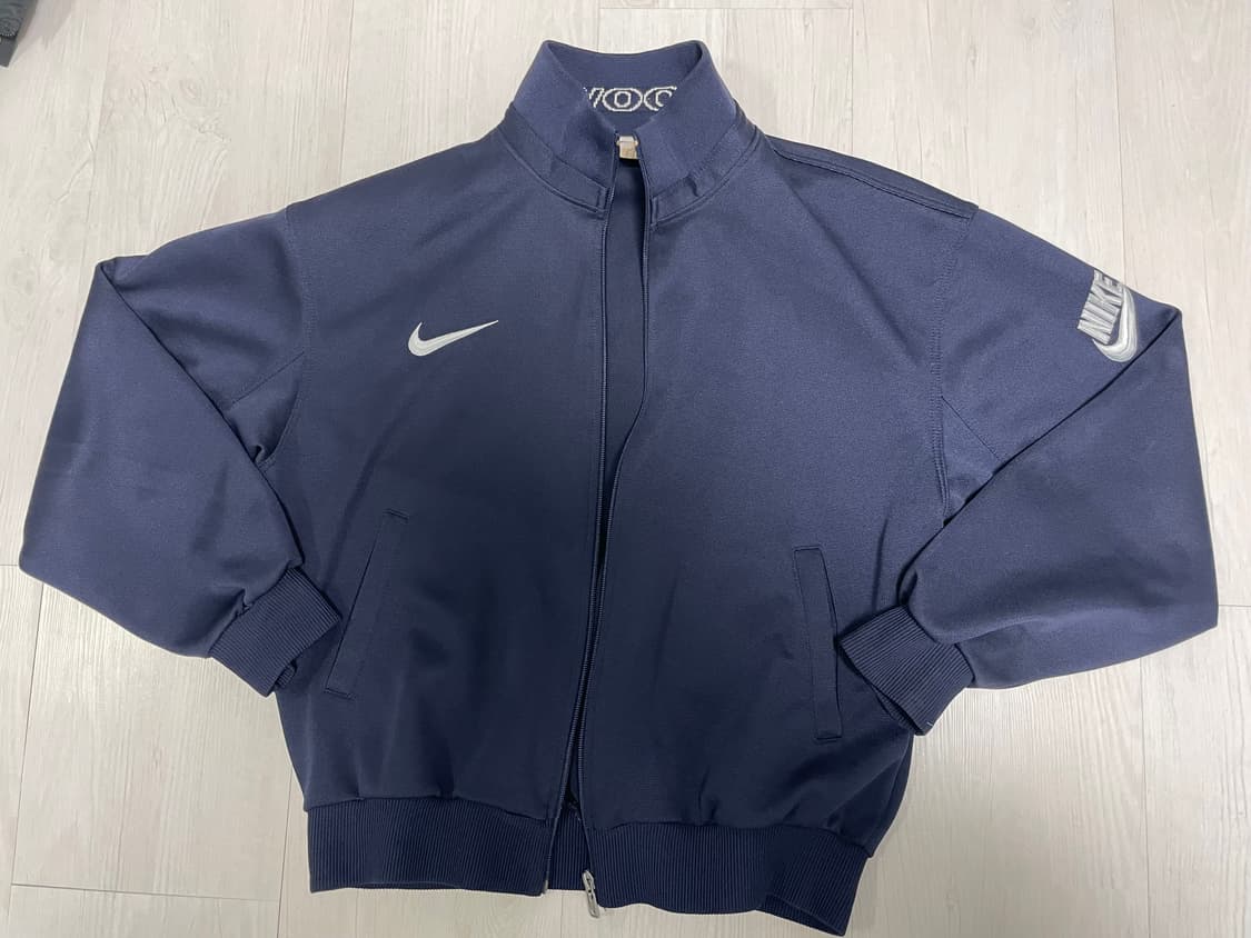 나이키 스우시 트랙탑 상품이미지1