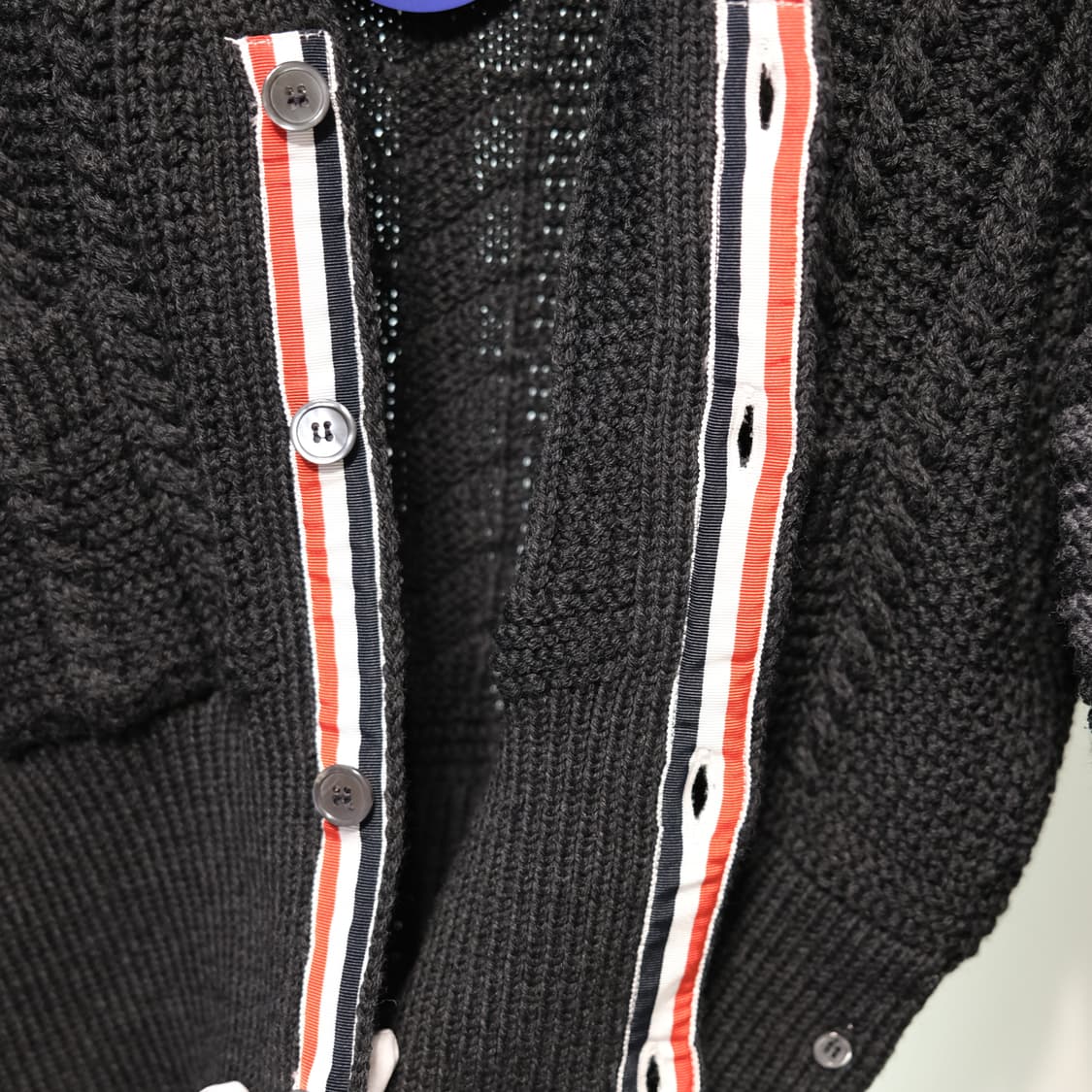 톰브라운 사선완장 아란 케이블 가디건 다크그레이 상품이미지5