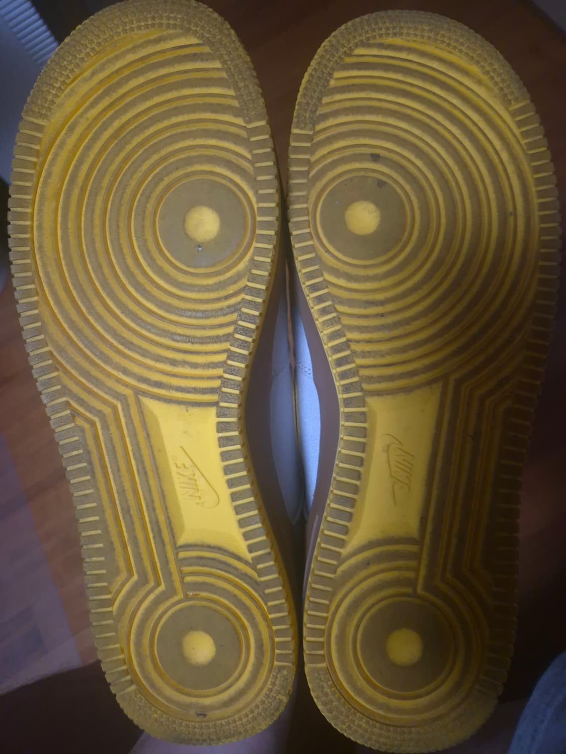 나이키 에어포스 1 TXT 옐로우 라이트 본 285 상품이미지6