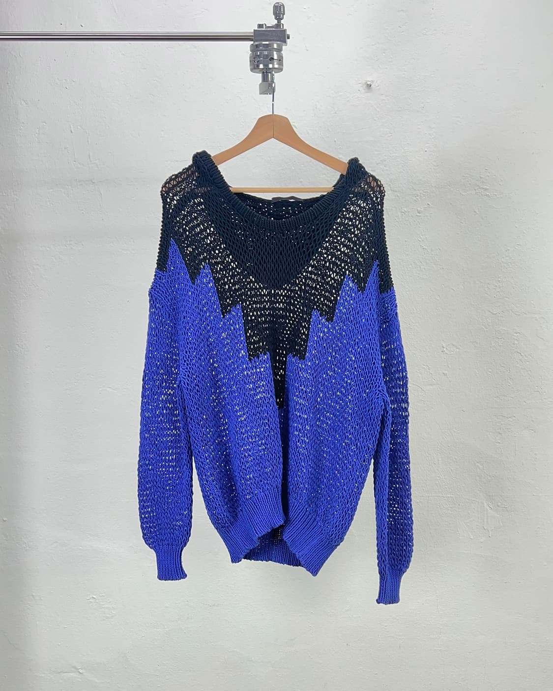 알렉산더 왕 블랙 앤 블루 컬러 블록 청키 후디 니트 스웨터 상품이미지1