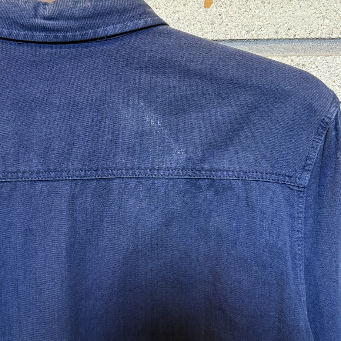 리바이스 코튼 데님 버튼다운 워크셔츠 패치포켓 디테일 블루 상품이미지5