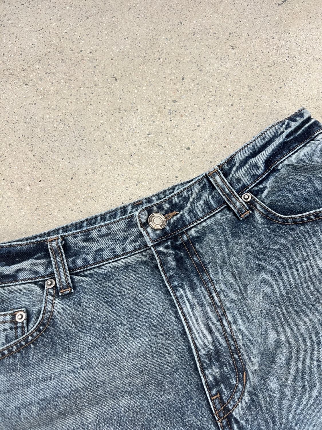 준지 24ss 워시드 코어 데님 팬츠 상품이미지5