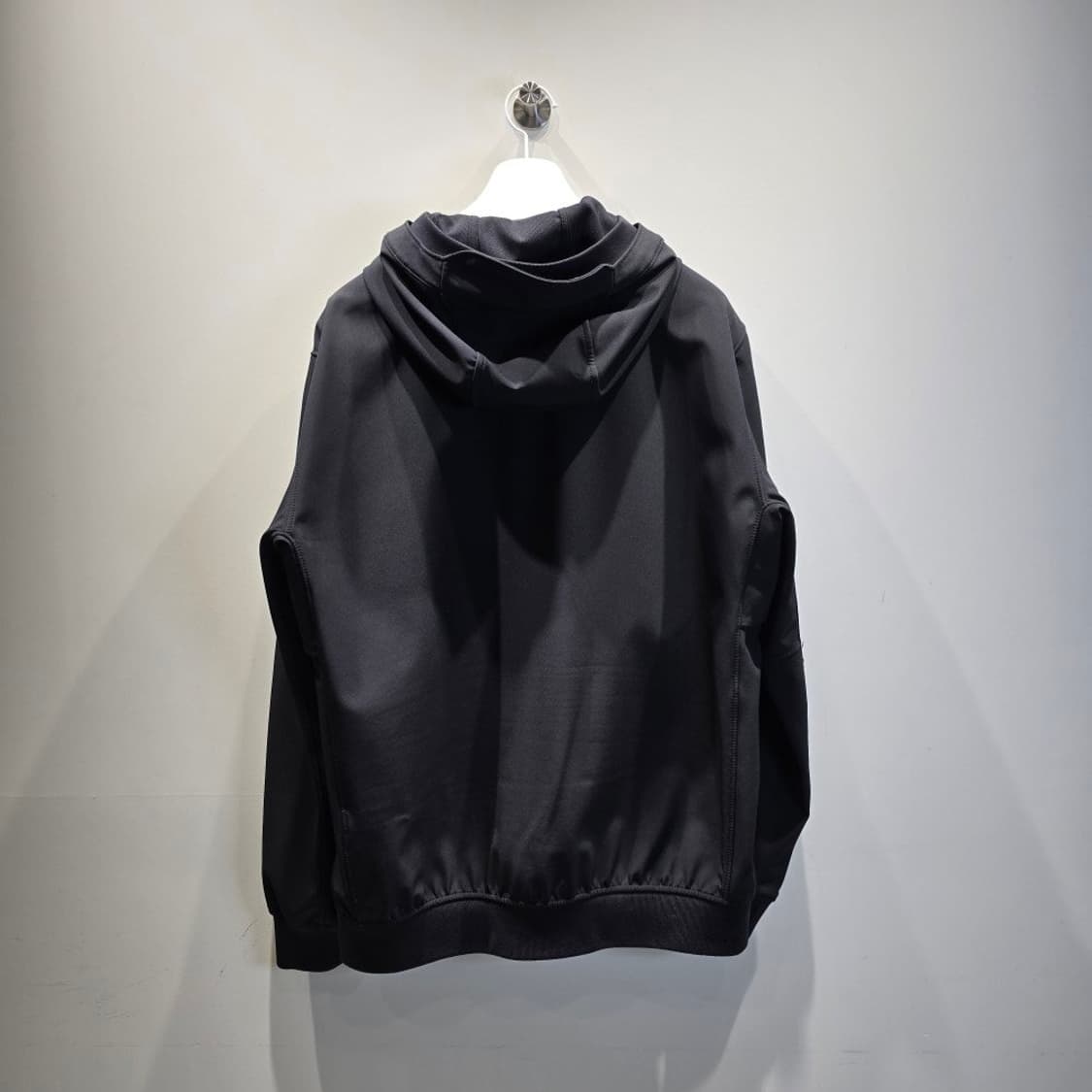 [중고/정품] 스톤아일랜드 라이트 소프트 쉘 후드 집업 자켓 블랙 XXL 상품이미지2