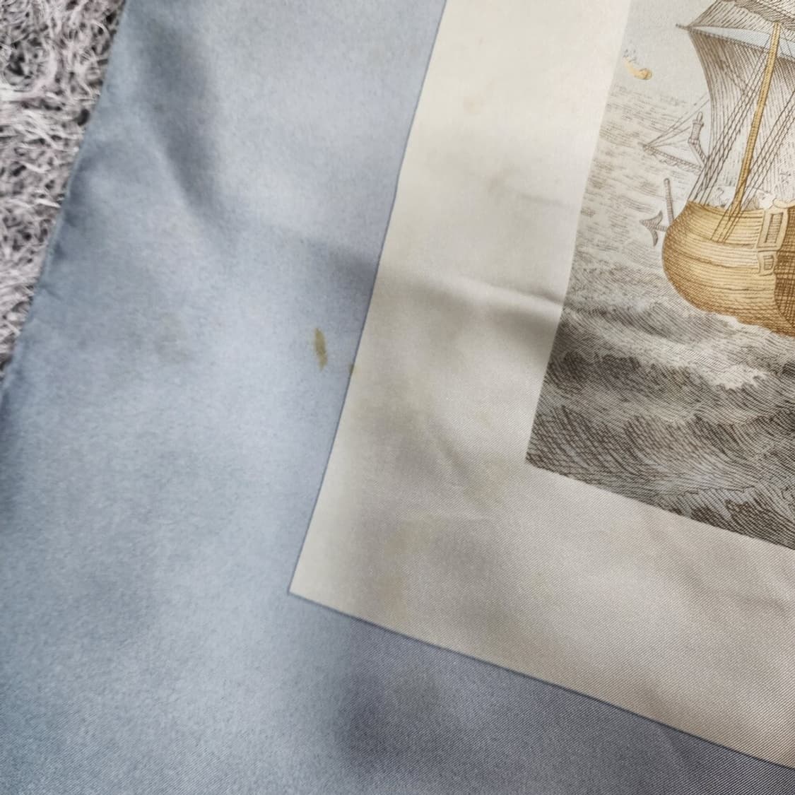 버버리 실크 스카프

 상품이미지4