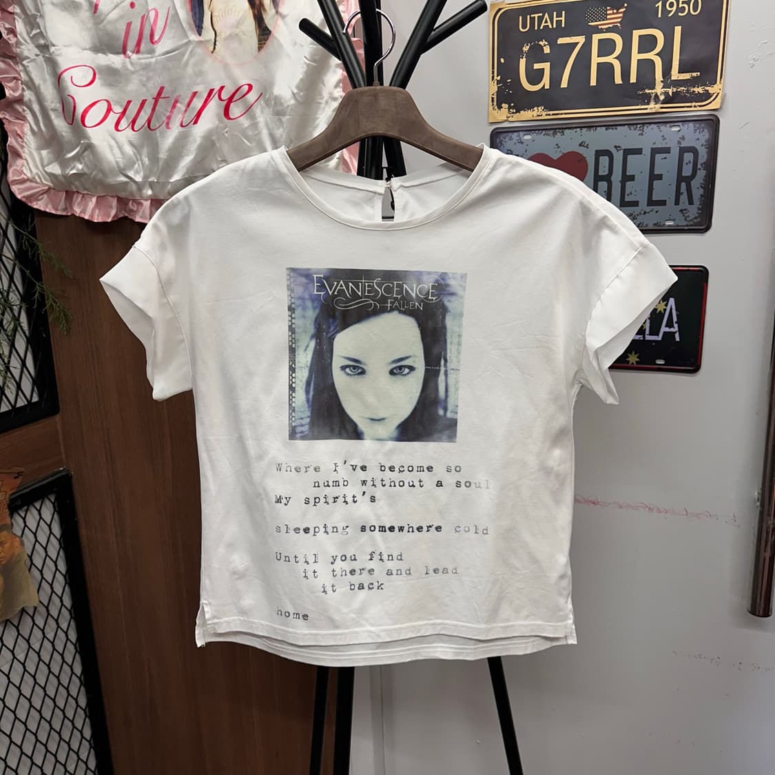 White Raglan Chiffon Sleeve Reprint T-Sh 상품이미지1