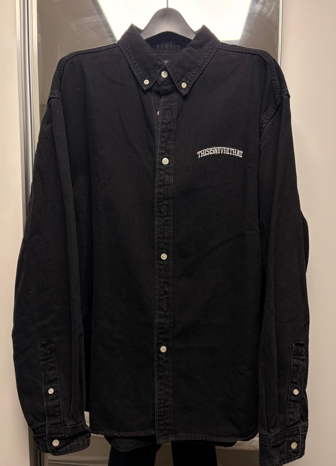 (L)디스이즈네버댓 워시드 데님 셔츠 블랙(택제거새상품) 상품이미지2