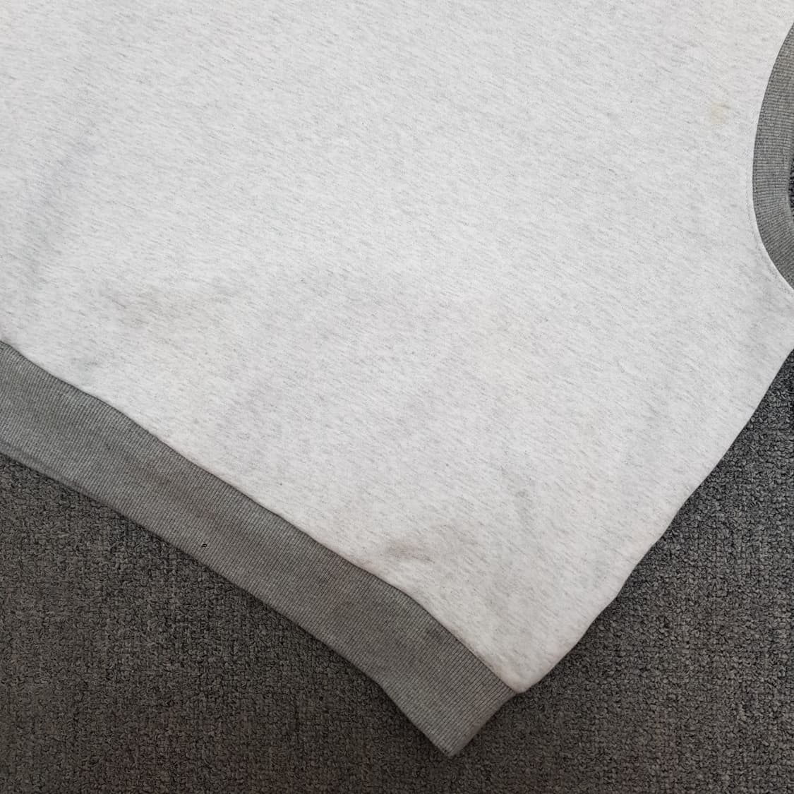 데상트 그레이 기모 조끼  상품이미지3