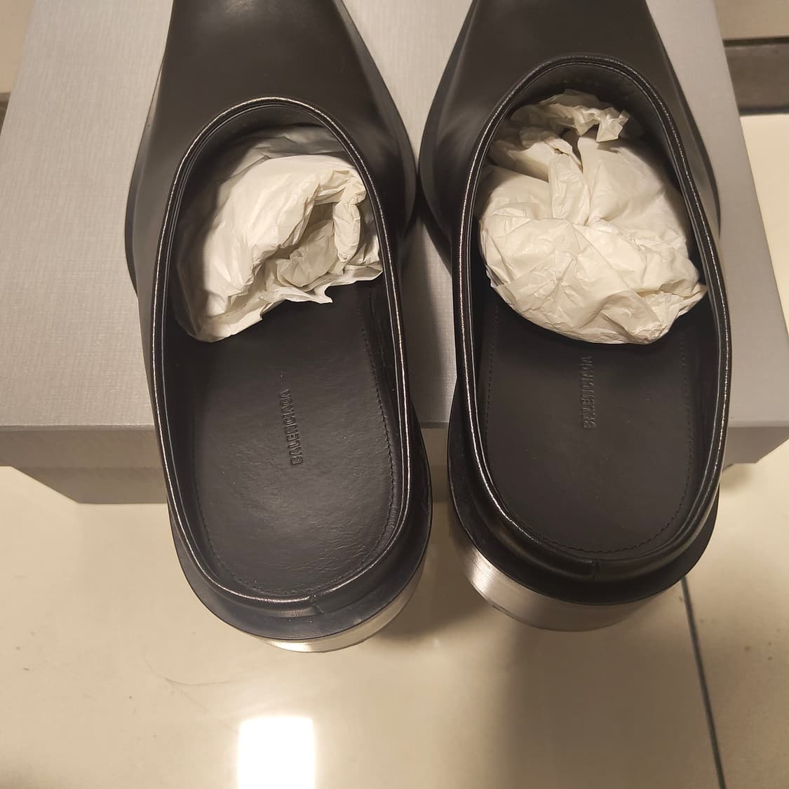 발렌시아가 산티아고 뮬 클로그 43 상품이미지3