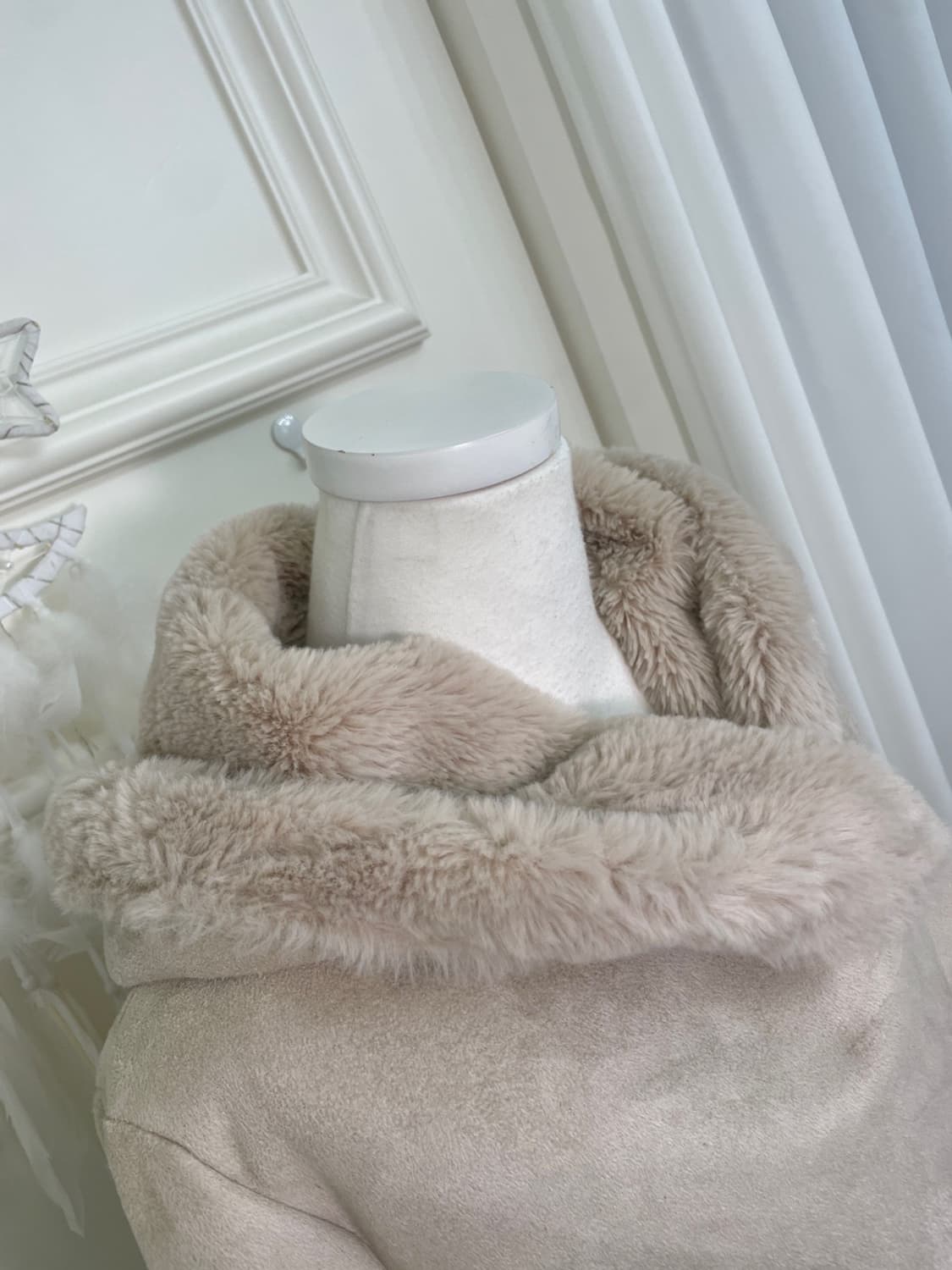 EARTH mute beige hook fur midi shearling 상품이미지7