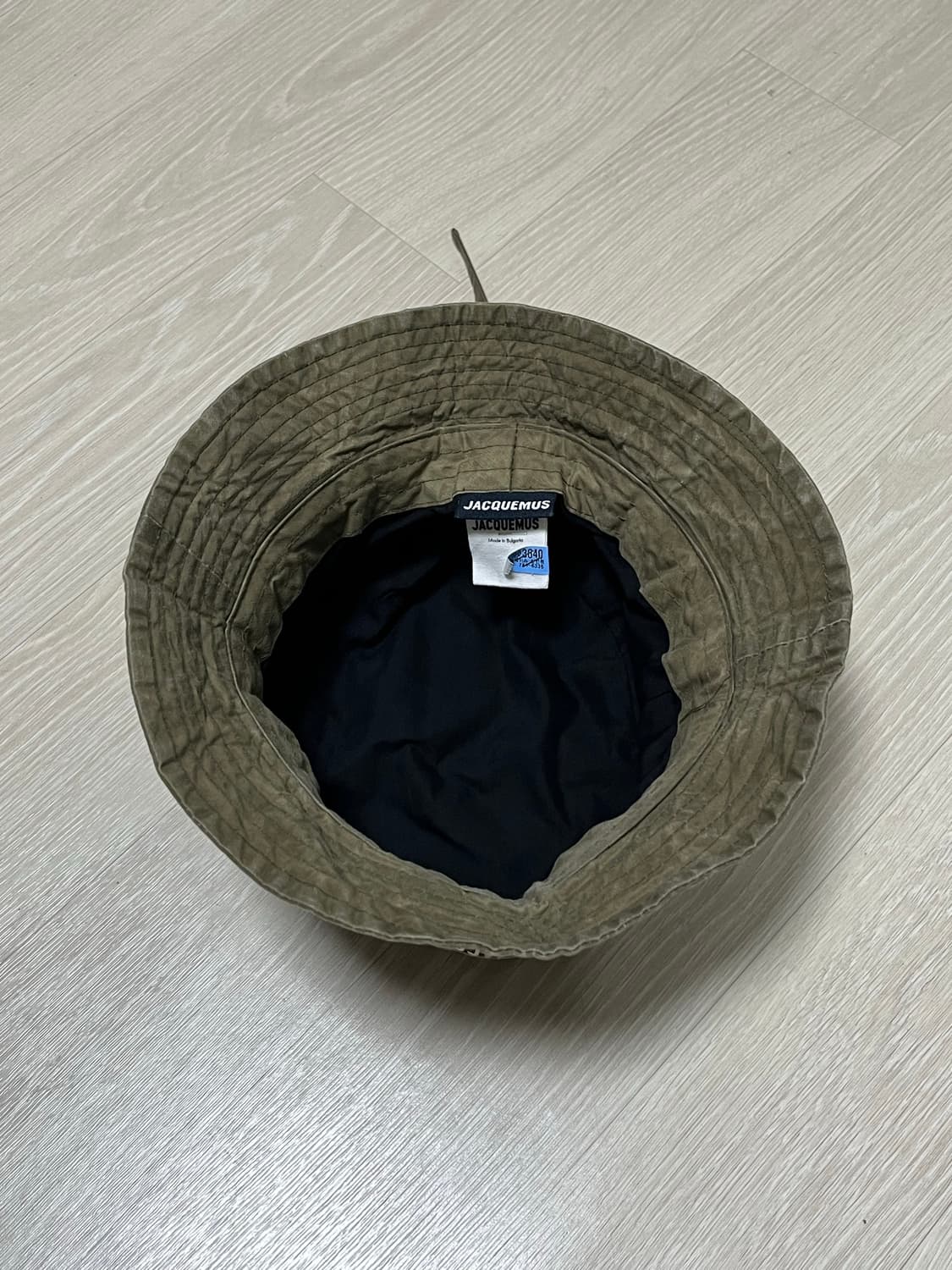 Jacquemus 자크뮈스 왁스드 코튼 캔버스 버킷햇 상품이미지3