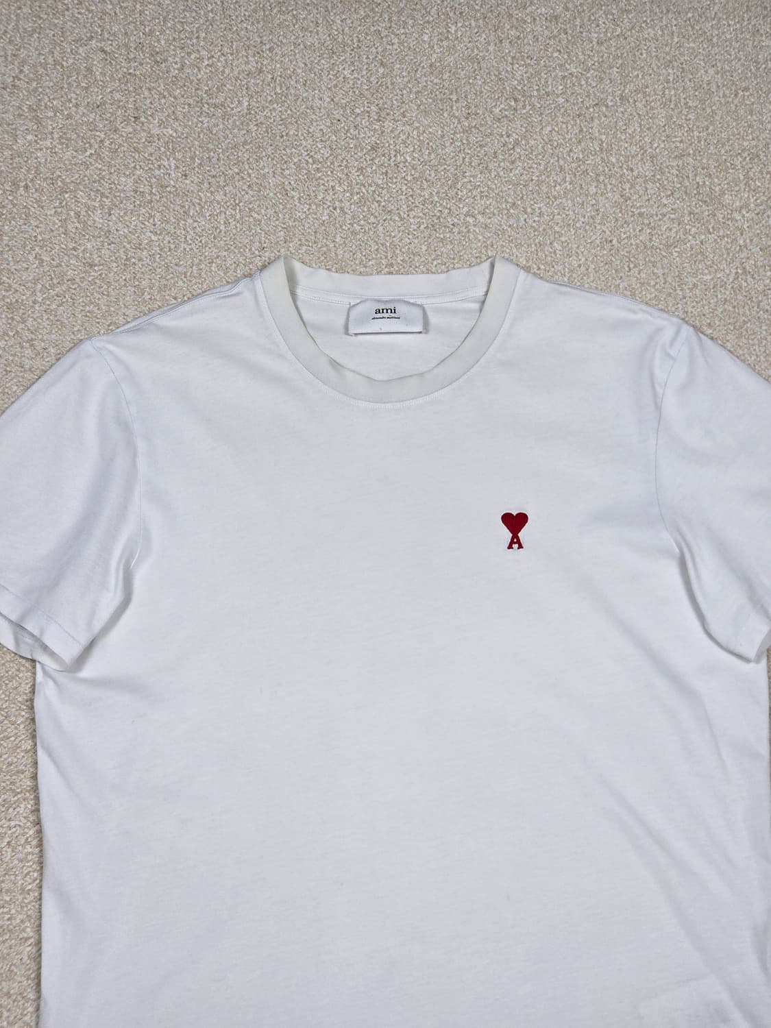 [아미] 아미 드 쾨르 스몰 하트 자수 반팔 티셔츠 | S00055 상품이미지2