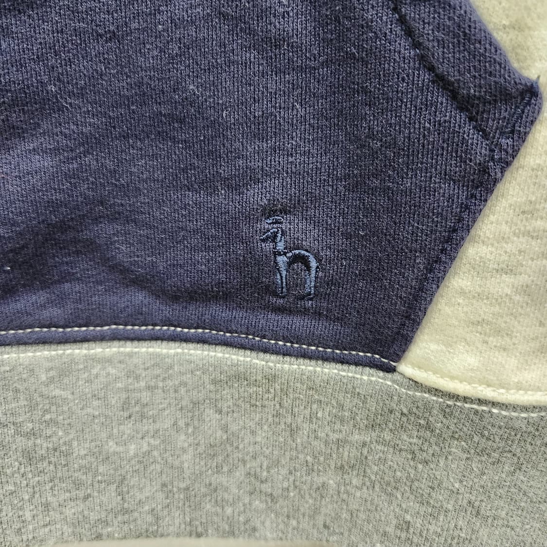 헤지스 로고자수 컬러배색 후드티 100(L) 남여공용 상품이미지3