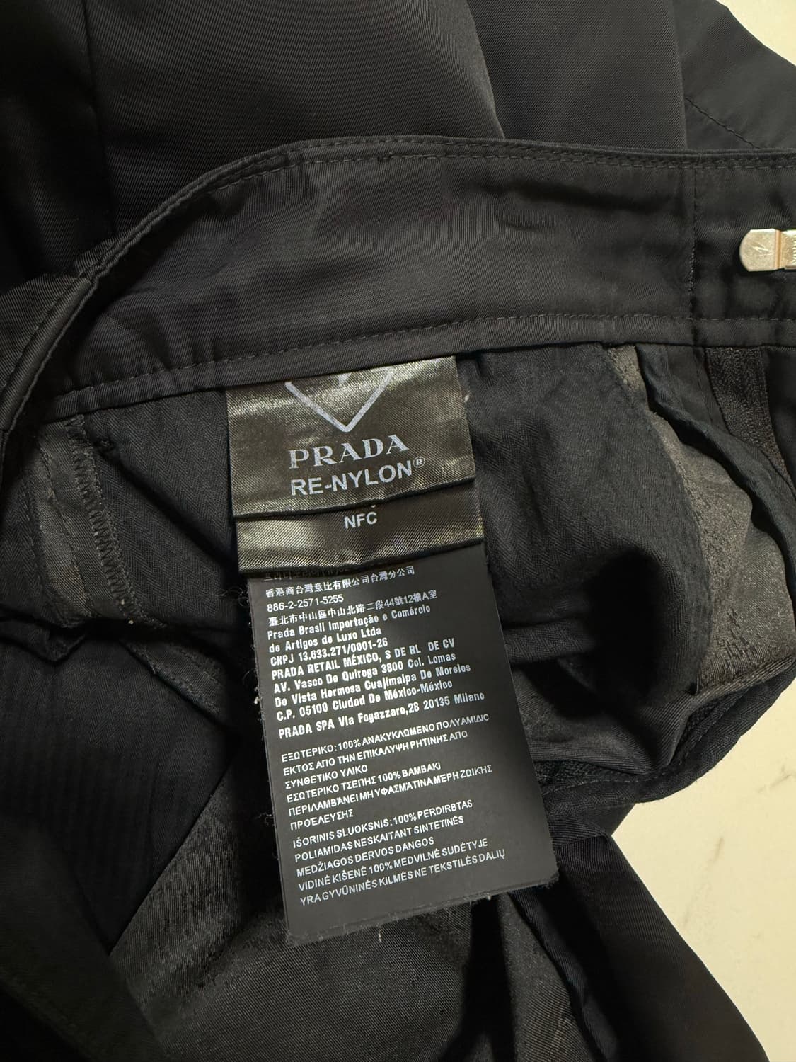 프라다 버뮤다 팬츠 상품이미지3