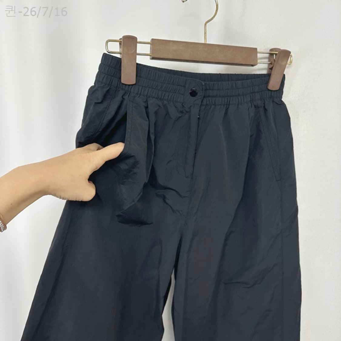 뉴발란스 여자 나일론 조거 밴딩바지 검정 70 (S) 상품이미지3