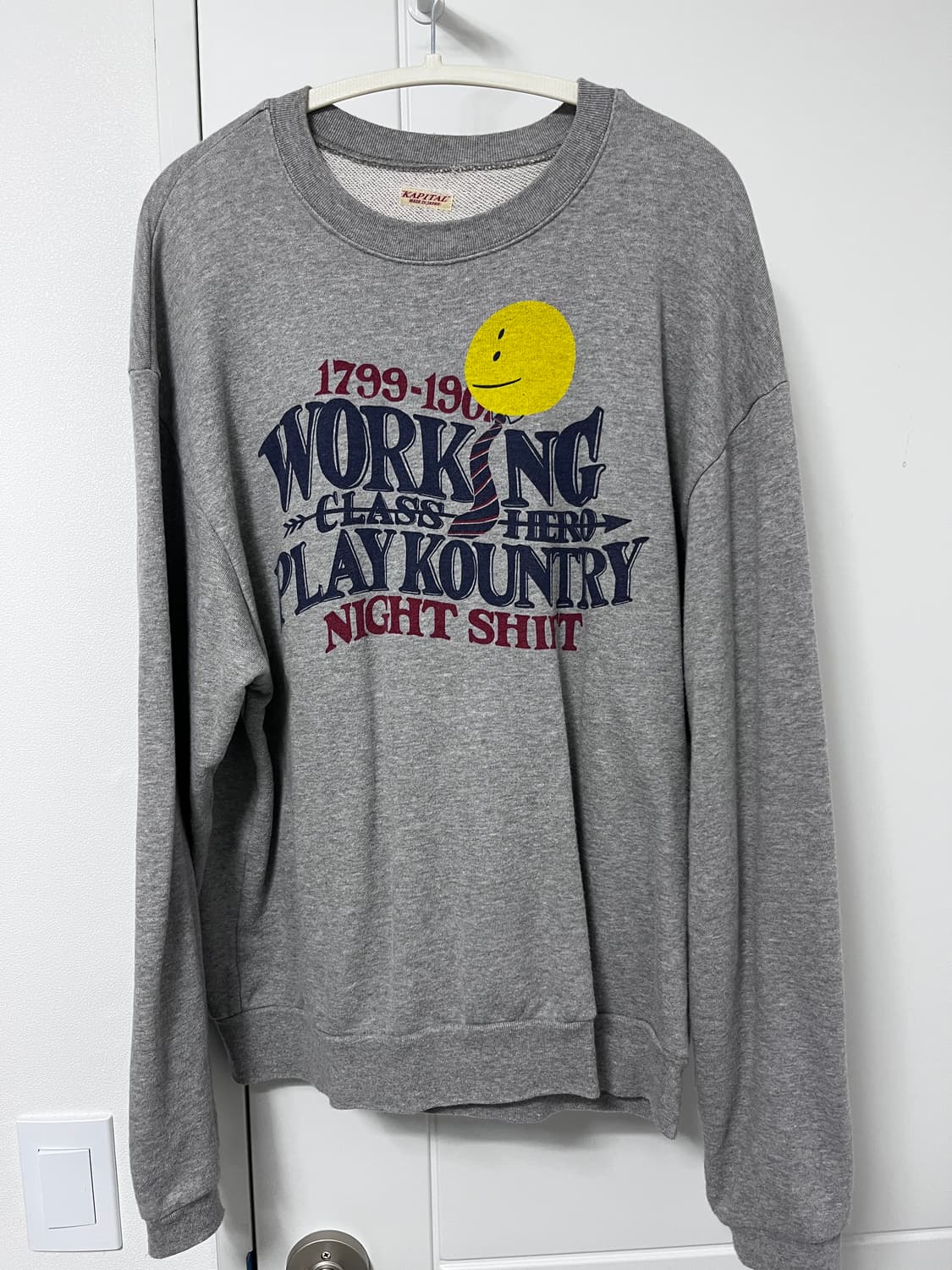 캐피탈 스마일 맨투맨 싸게 팝니다. 상품이미지2