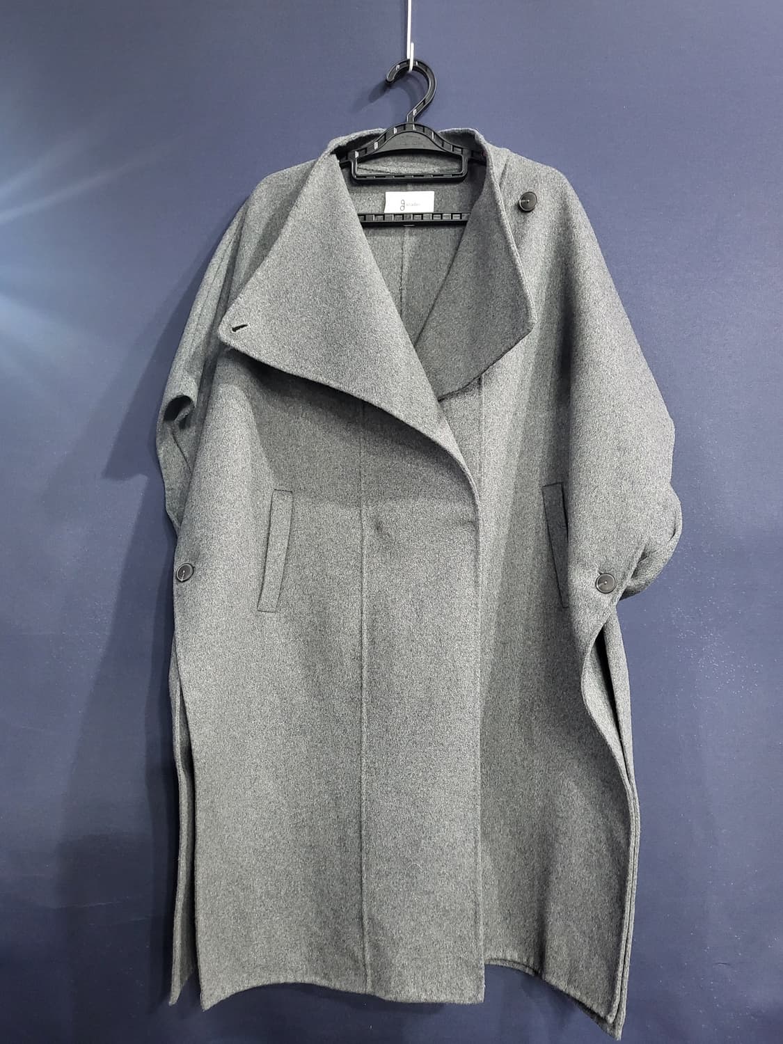 지스튜디오 롱케이프 상품이미지1