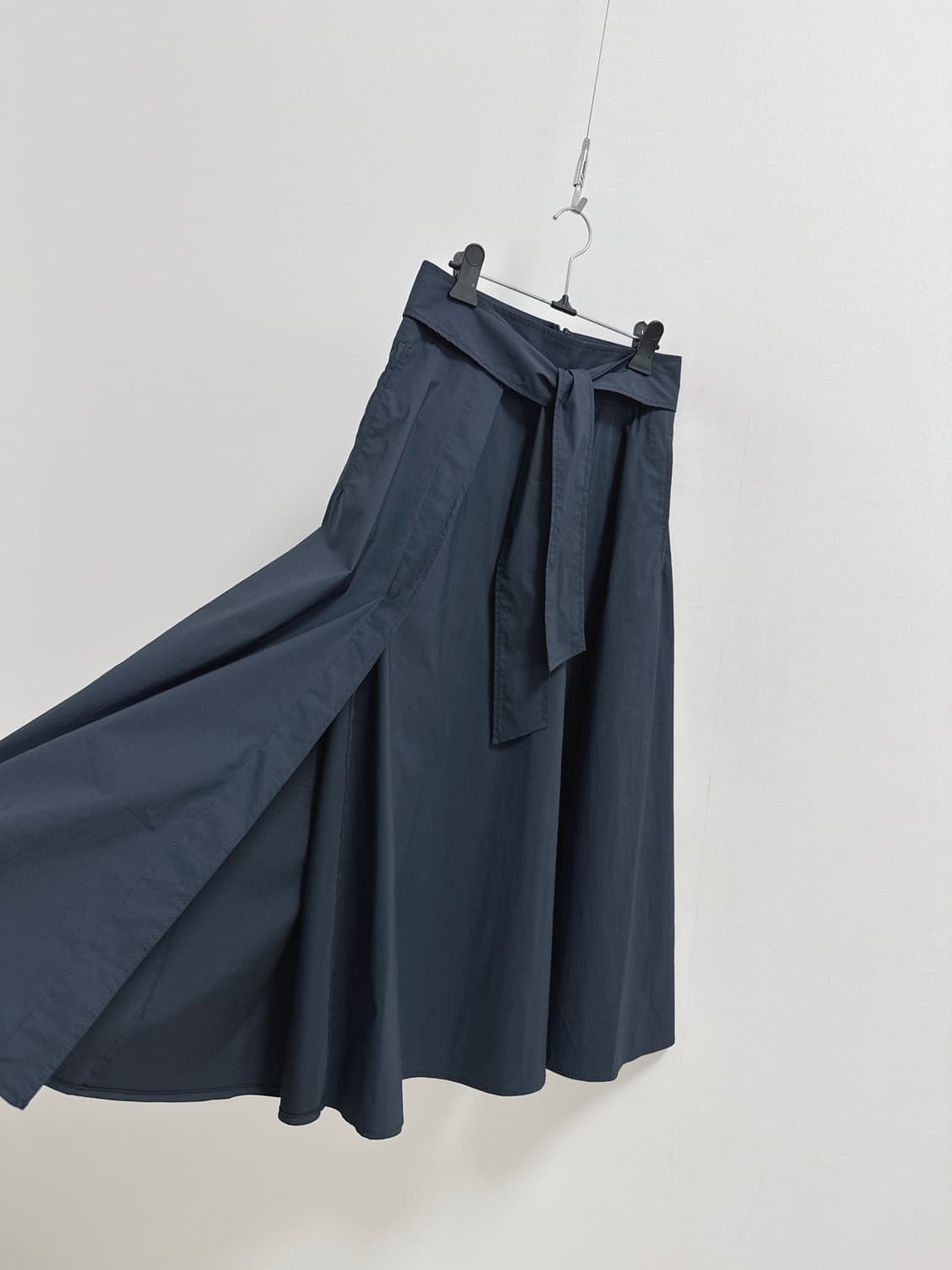 질스튜어트 네이비 벨티드 스커트 상품이미지3