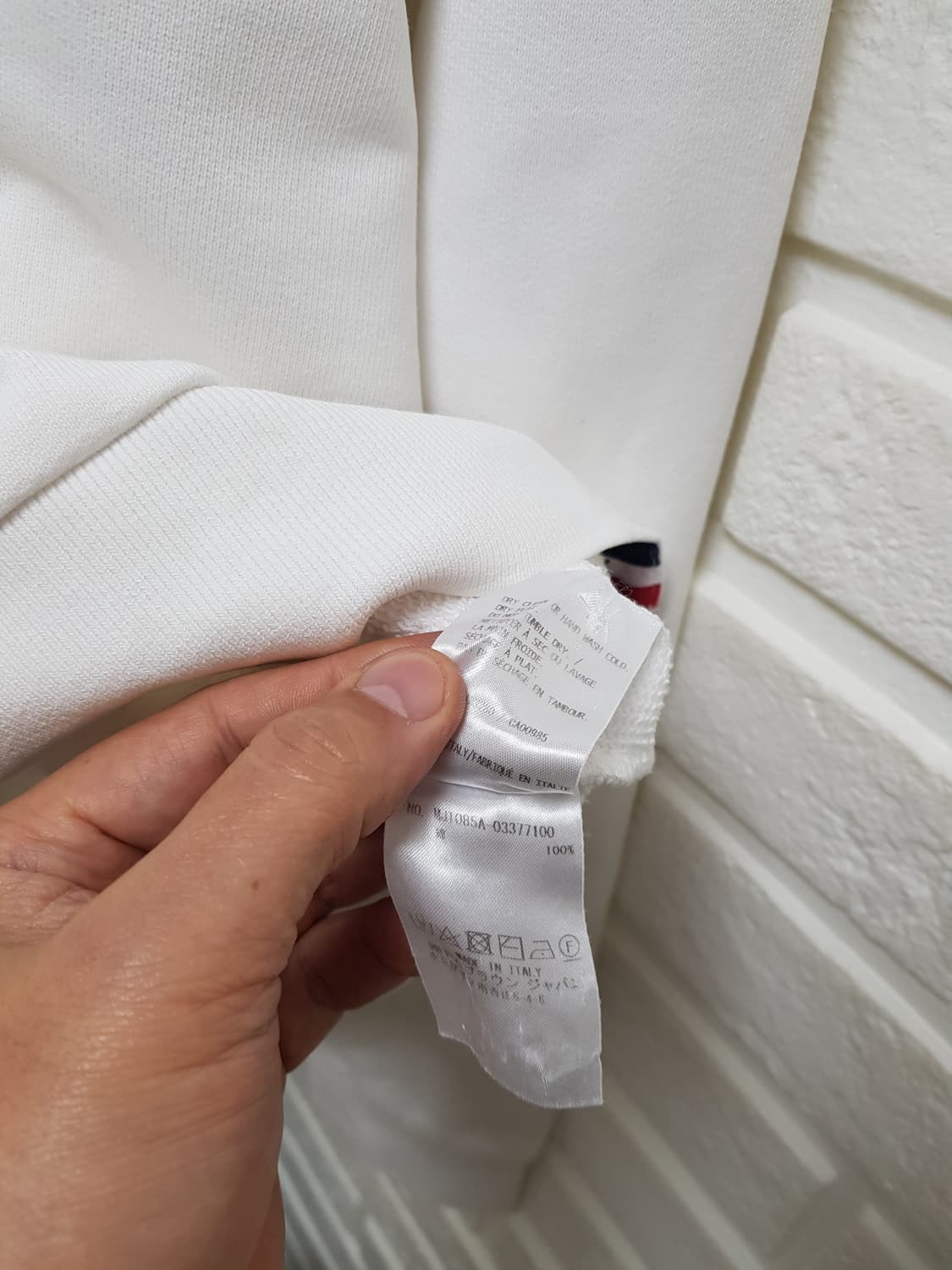 [3/정품] 톰브라운 백삼선 맨투맨 상품이미지8