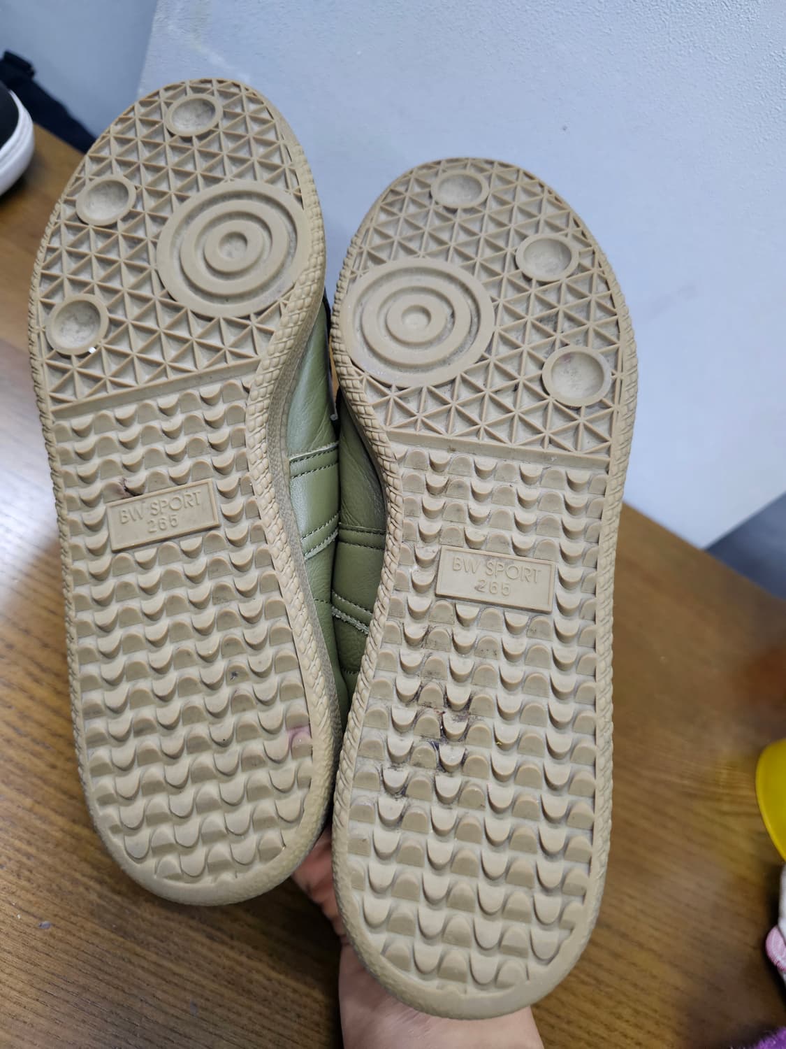 리프로덕션 오브 파운드 스니커즈 상품이미지9