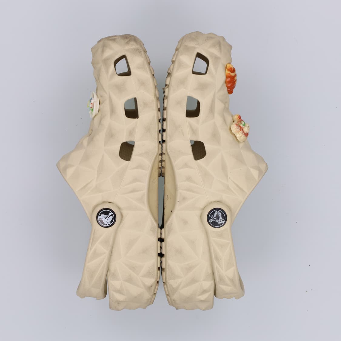 J3 크록스 클래식 지오메트릭 클로그 0430H 상품이미지3