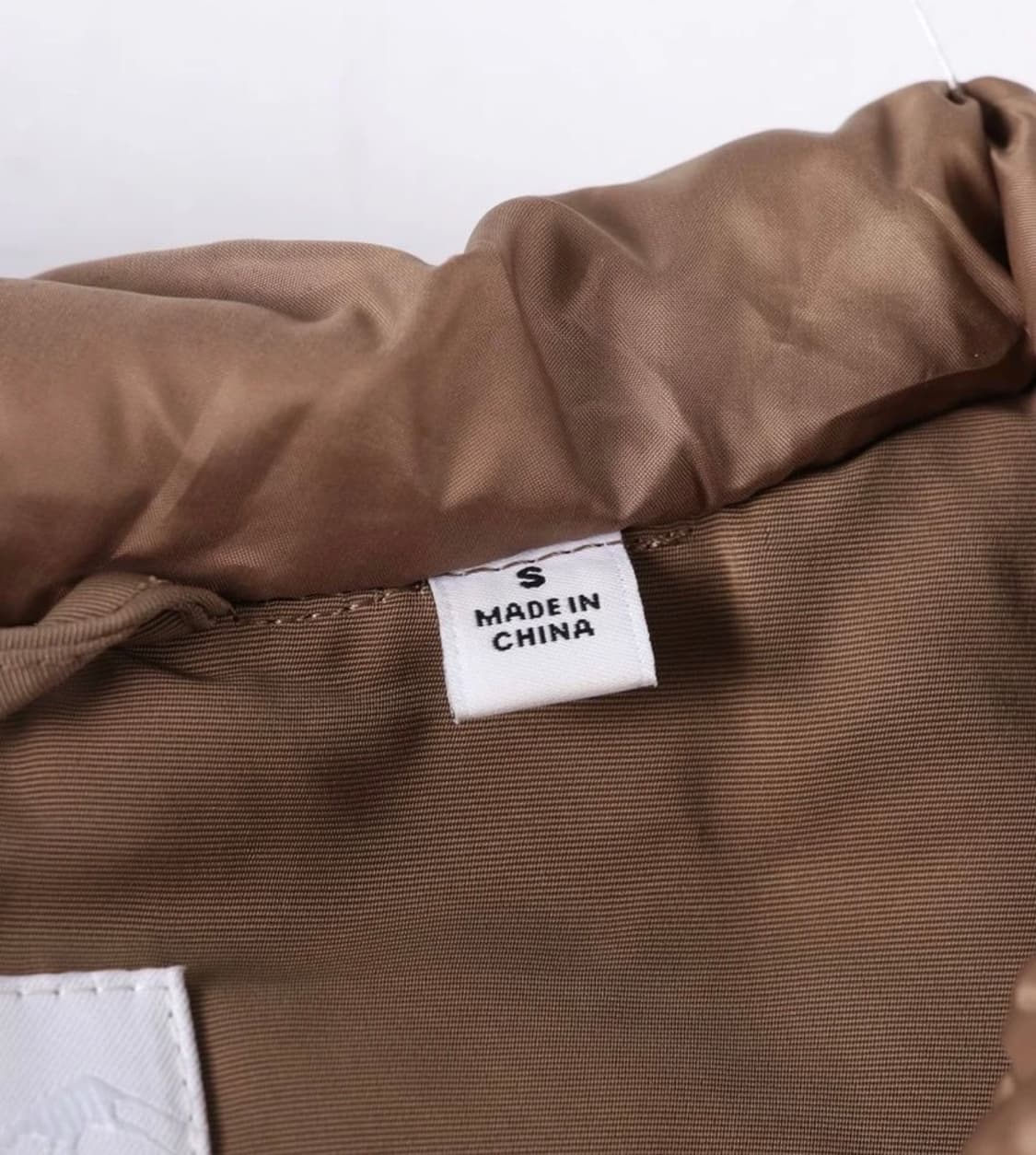 유니클로 화이트마운티니어링 덕다운 패딩 브라운S 상품이미지5