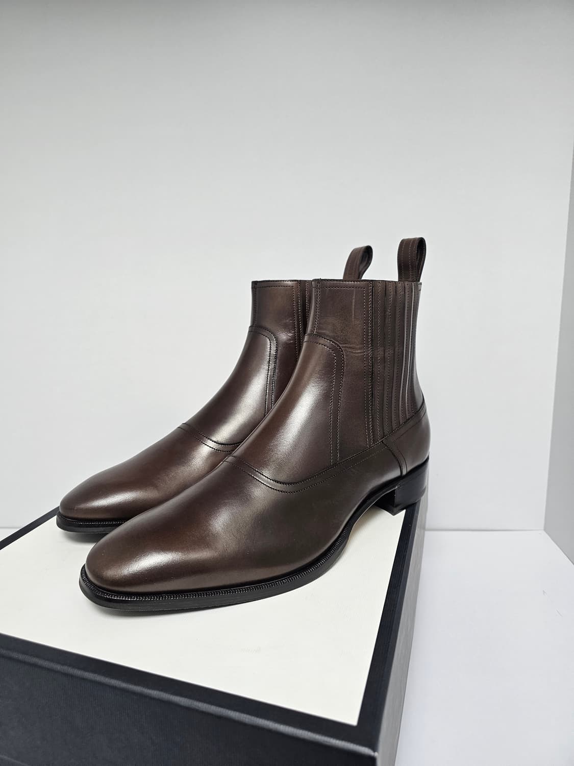 새상품 구찌 스터드 로고 남성 첼시 한정판 부츠 상품이미지1