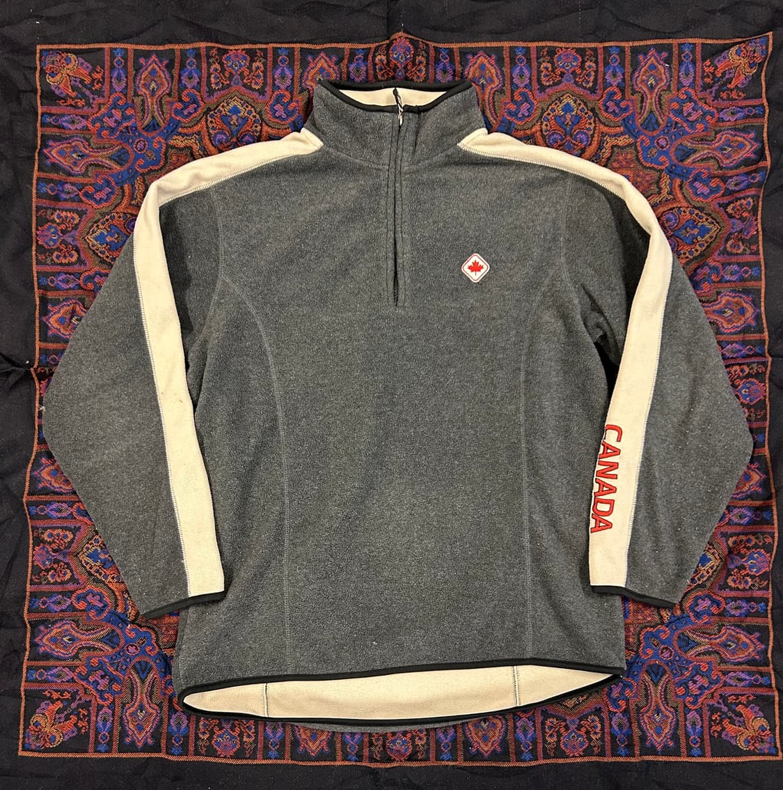 몬데타 배색 플리스 하프집업 스웨트셔츠 상품이미지1