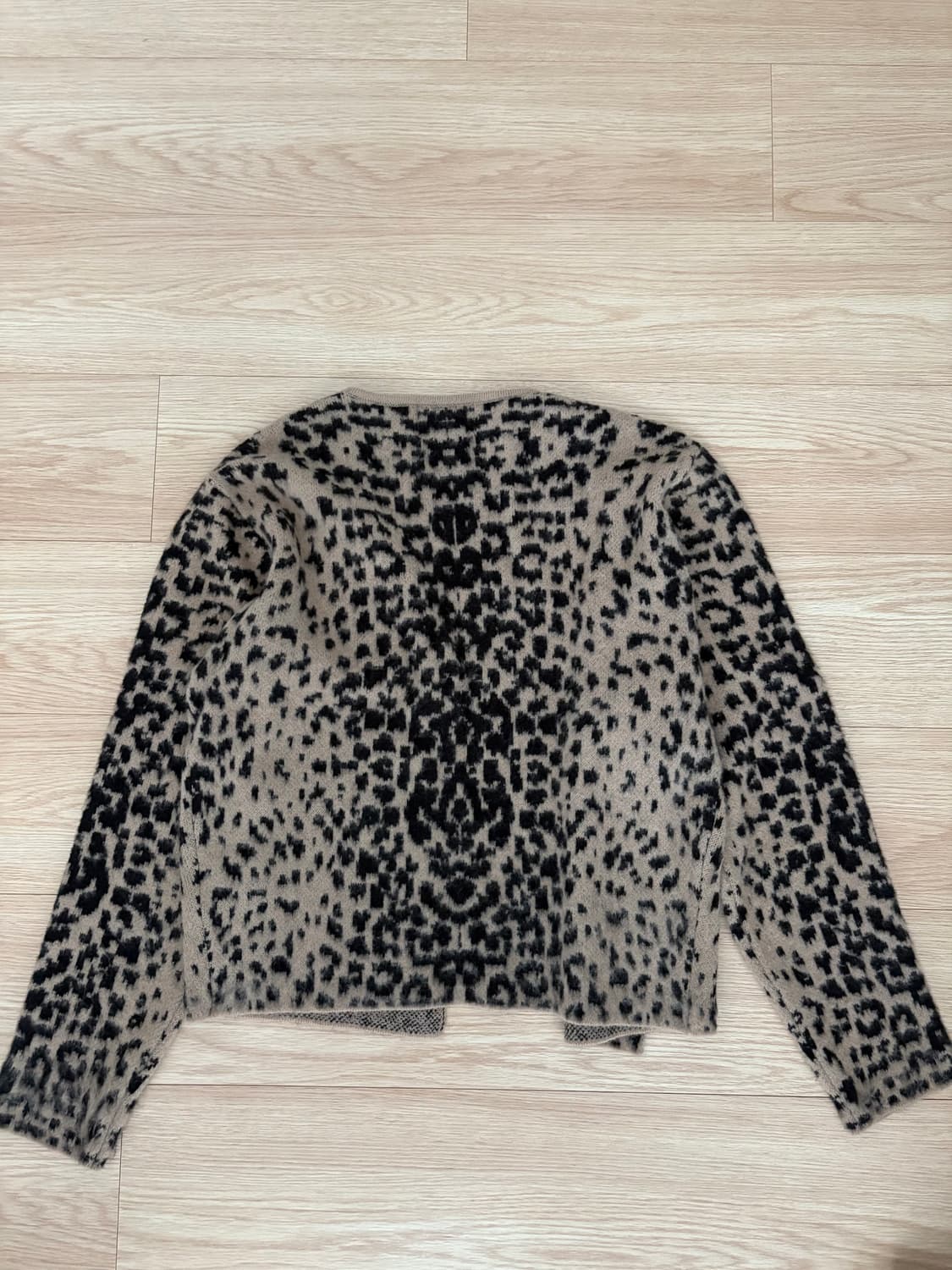 L] vivastudio WILD CLASSIC CARDIGAN 상품이미지3