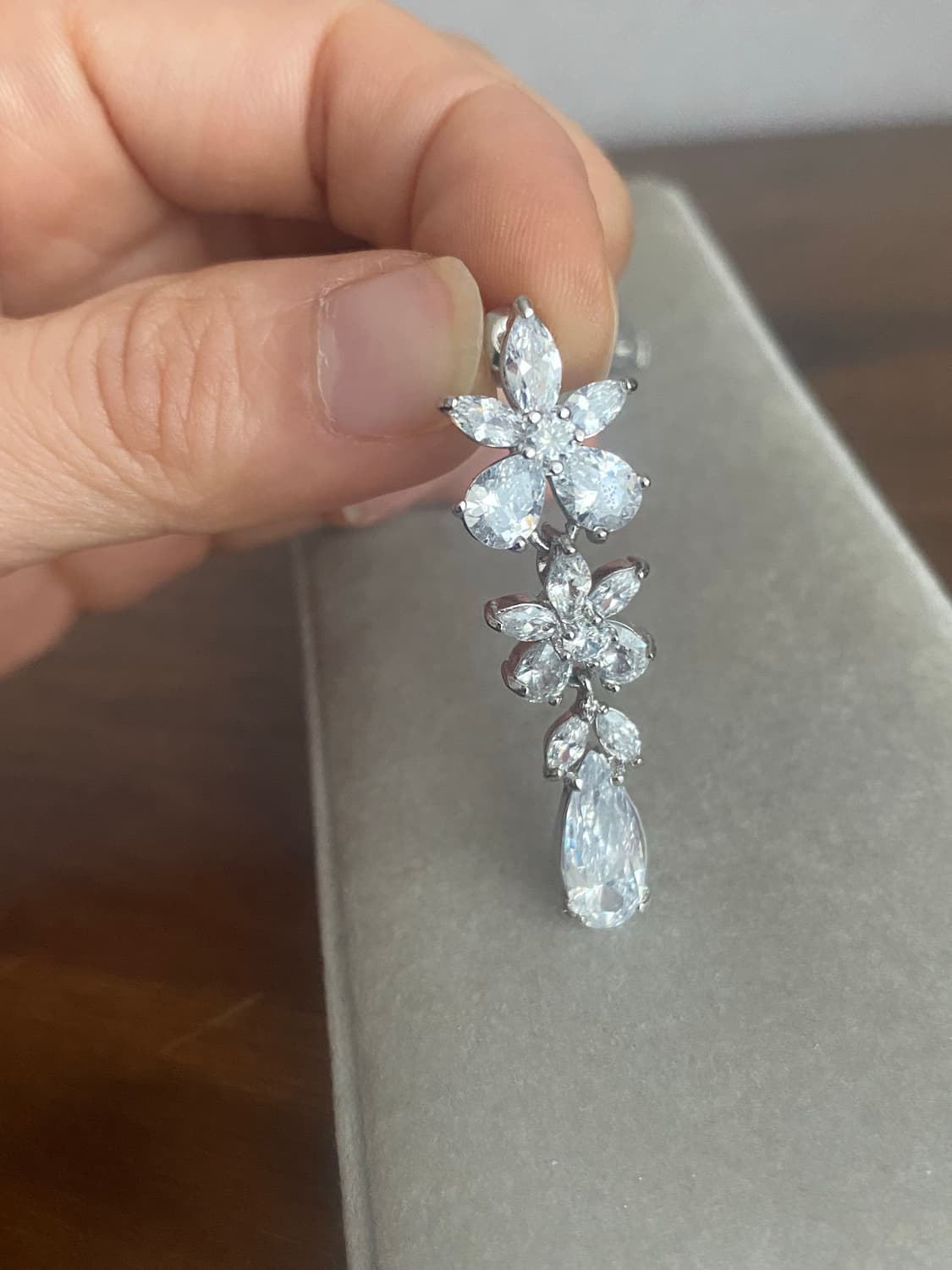 물방울 모티브 큐빅 귀걸이 상품이미지4