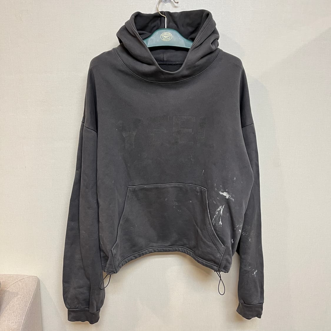 (XL정도 가오리핏) 한섬 LEEY 페인팅 후드 티셔츠 상품이미지1