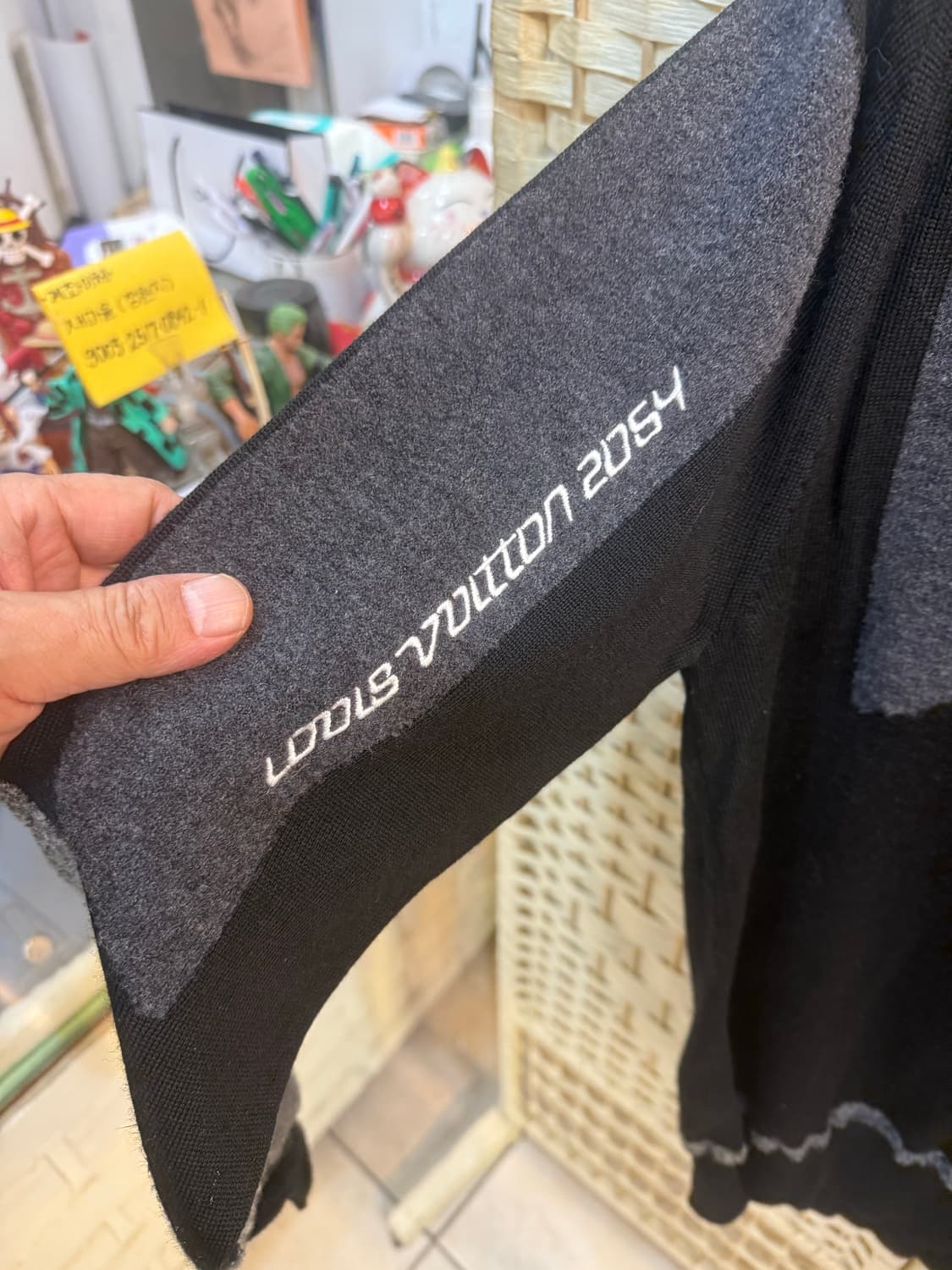 95-100 정품 루이비통 2054패치워크 모크 니트 팝니다 상품이미지2