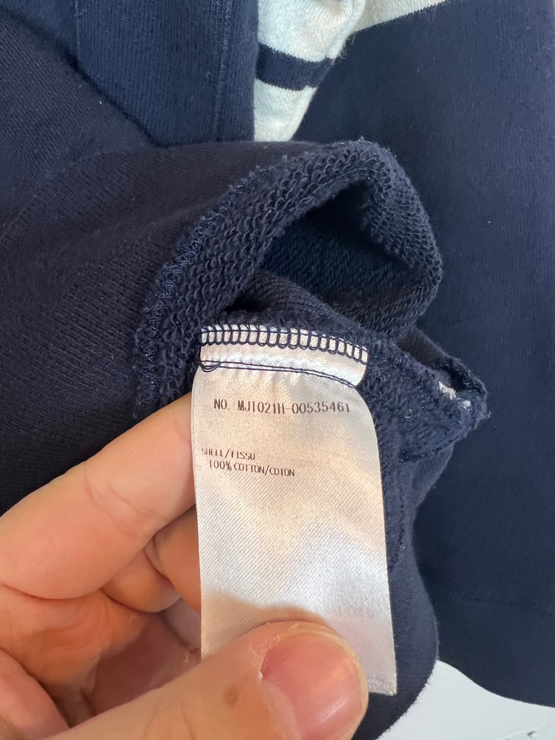 톰브라운 네이비 맨투맨 4선 완장 SIZE 2  상품이미지5