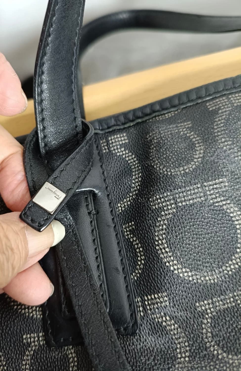 페라가모 간치니 토트백 + 파우치 세트 24*24*7 상품이미지3