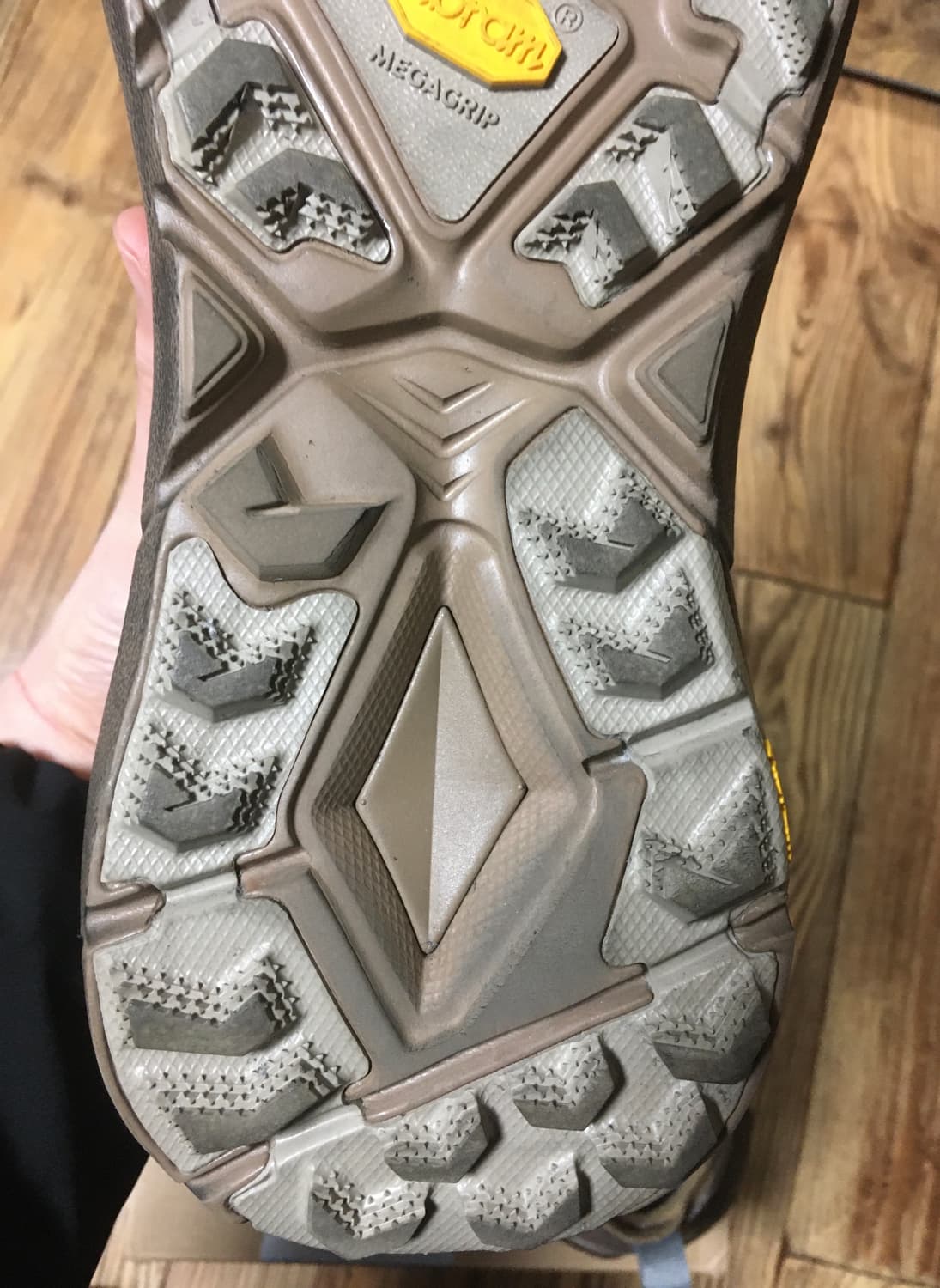 호카 새티스파이 마파테스피드4 라이트 러버 판매합니다 상품이미지7