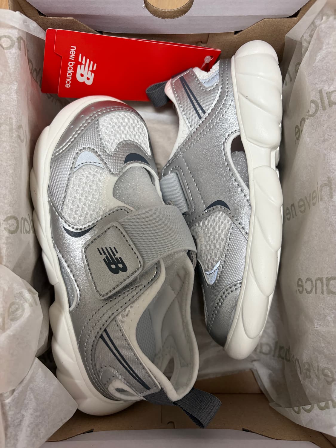 [230] 뉴발란스 프리들 샌들 실버 그레이 새상품 정가양도해용❤️ 상품이미지1