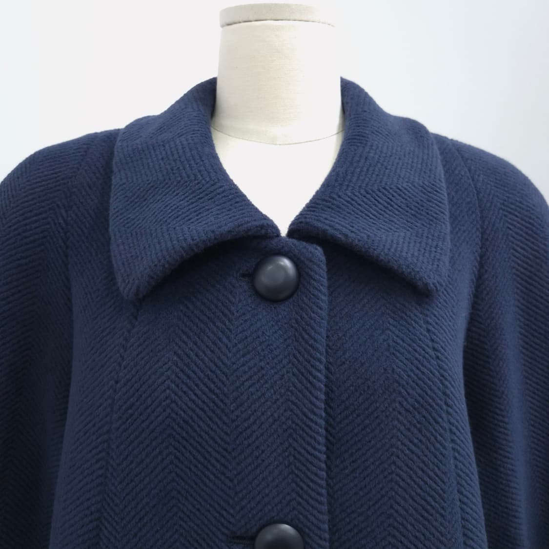 울100 헤링본 네이비 클래식 코트 상품이미지4