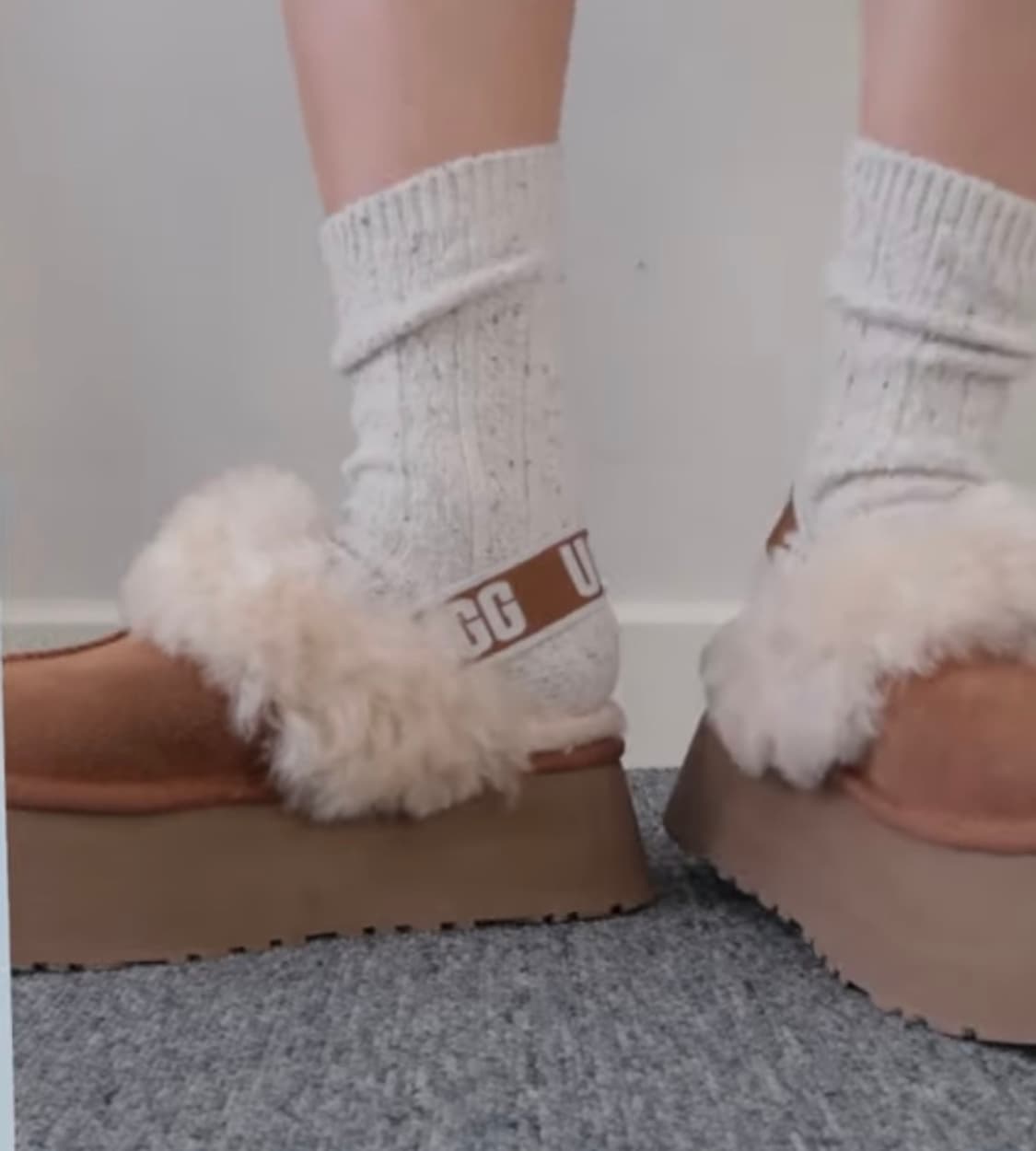 UGG 어그 펀케트 슬리퍼 상품이미지2