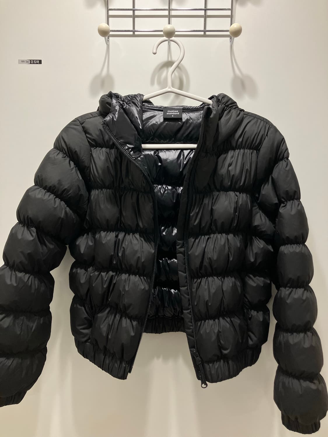 무신사스탠다드 우먼즈 후디드 셔링 경량패딩 S 상품이미지6