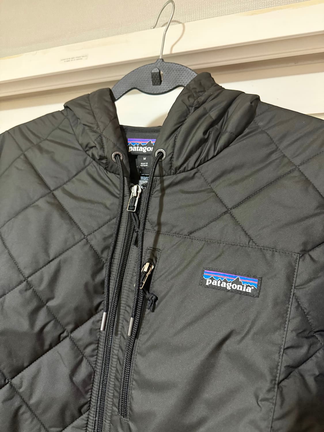 파타고니아 맨즈 다이아몬드 퀼티드 봄버 블랙 M사이즈 (새상품급) 상품이미지2