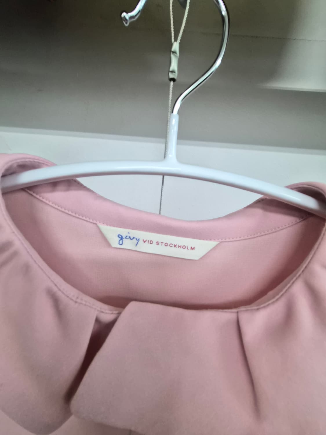 1.기비 프릴넥 핑크 블라우스 2.juan슬랙스 상품이미지3