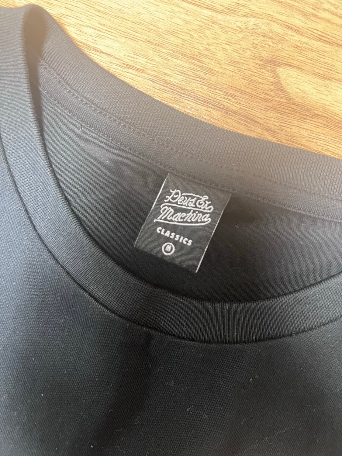 데우스 엑스 마키나 W. 서울 컬리지 어드레스 크롭티 블랙 M 상품이미지4