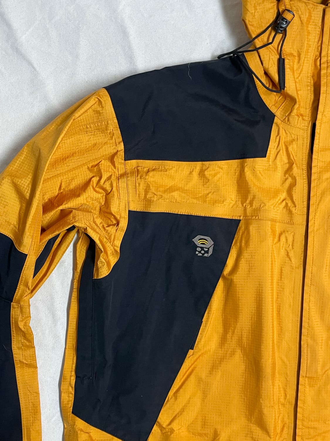 마운틴하드웨어 자켓 상품이미지3