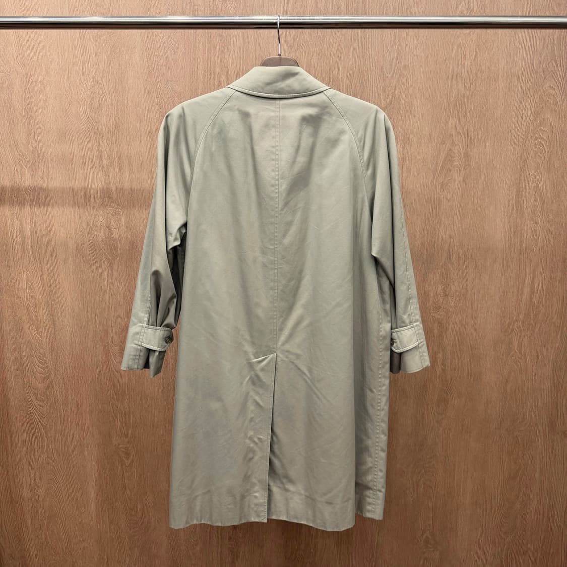 버버리 싱글 트렌치 코트 래글런 슬리브 디테일 카키 베이지 상품이미지3