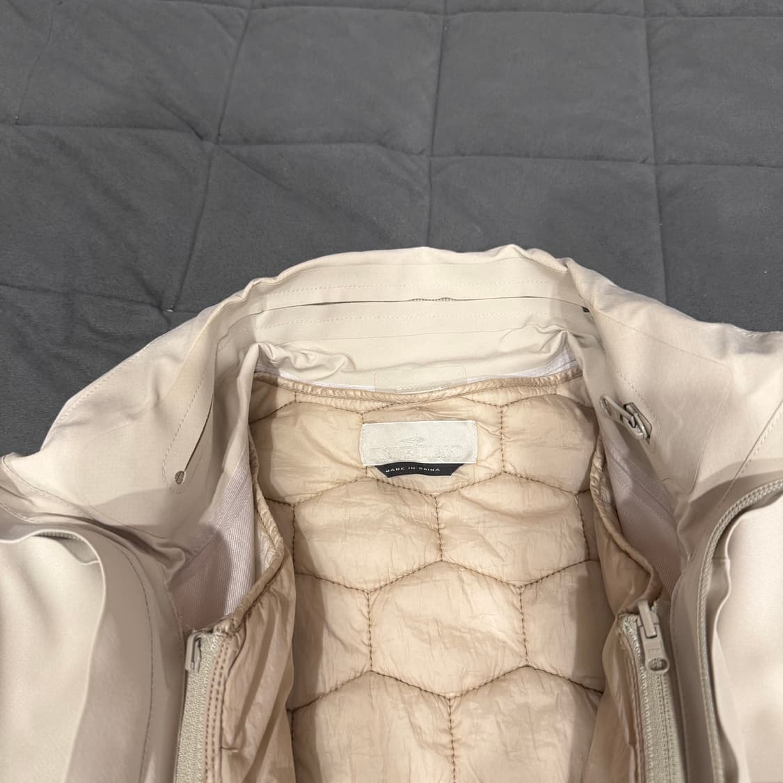 18FW 스톤아일랜드 탱크쉴드 [S] 베이지 백화점 제품 상품이미지3