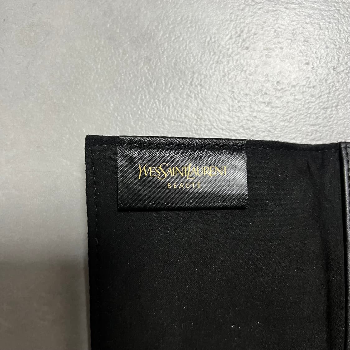 입생로랑 YSL 뷰티 블랙 파우치 상품이미지4