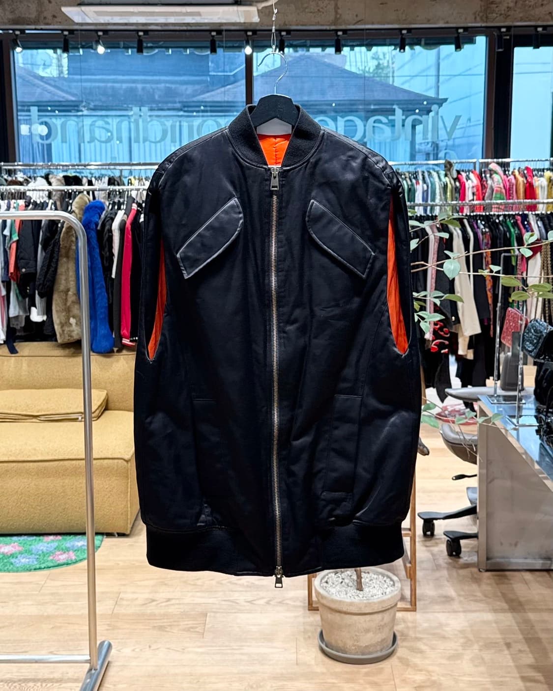 에리카 카발리니 블랙 봄버 베스트 자켓  상품이미지1