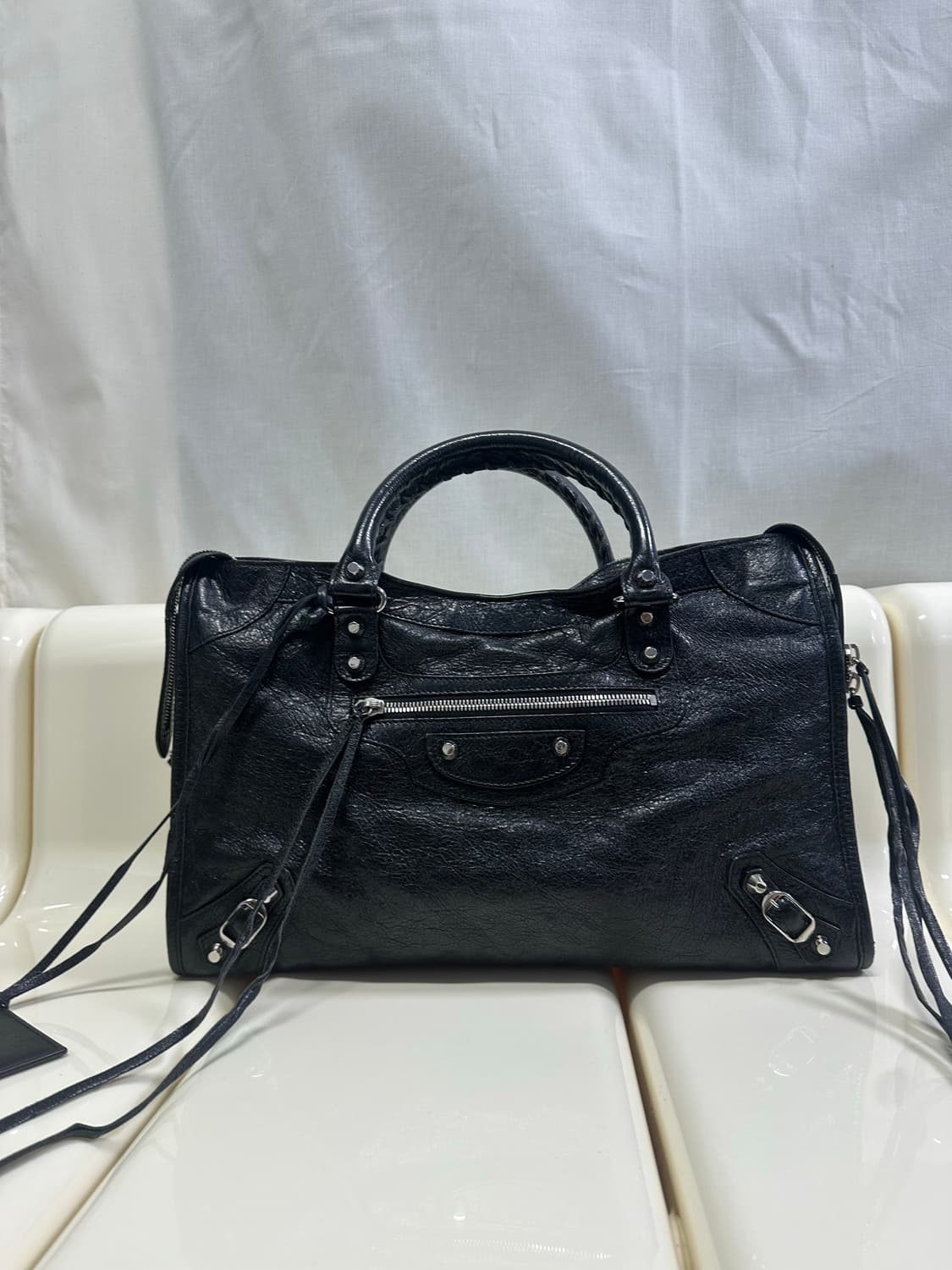 [A 정품] 발렌시아가 시티 모터백 미디움 블랙 상품이미지3